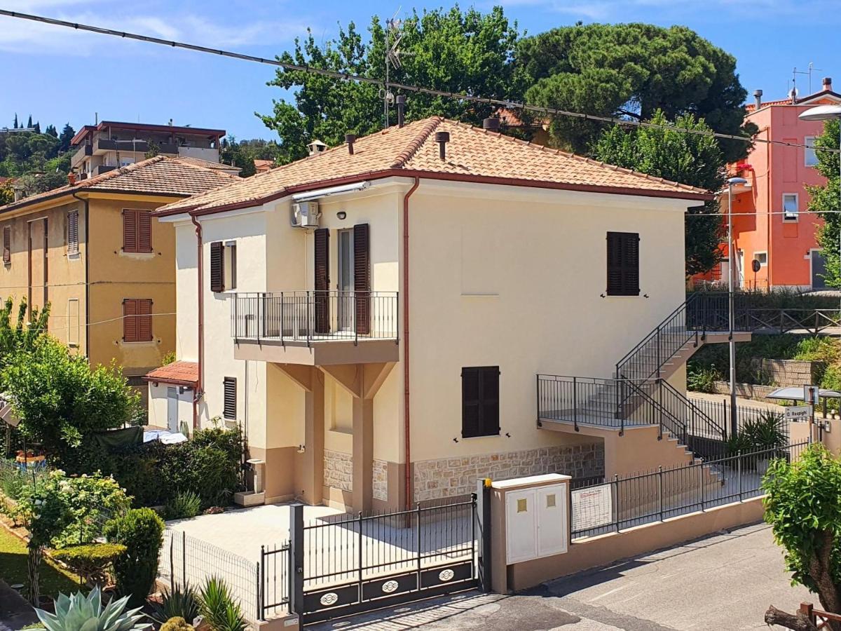 Melodie Del Conero - Nuovo Bilocale, In Posizione Strategica Villa Castelfidardo Luaran gambar